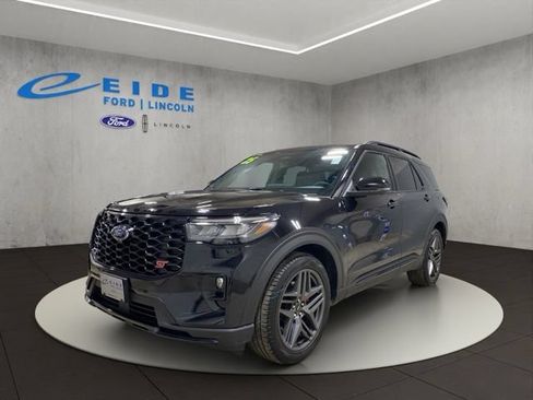 Certified 2025 Ford Explorer ST AWD/4WD image 5