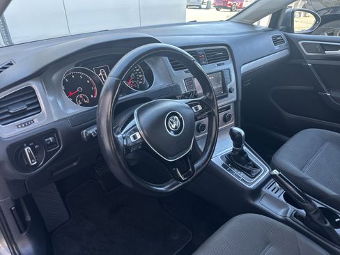 Used 2016 Volkswagen Golf S image 15