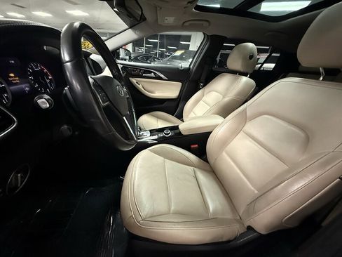 Used 2019 INFINITI QX30 w/ Cargo Package FWD image 8