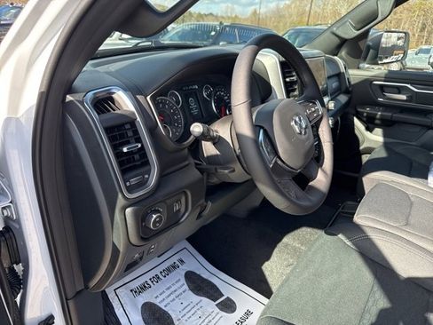 New 2026 RAM 1500 4x4 Crew Cab image 15