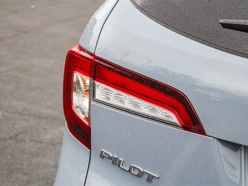 Used 2022 Honda Pilot TrailSport image 6