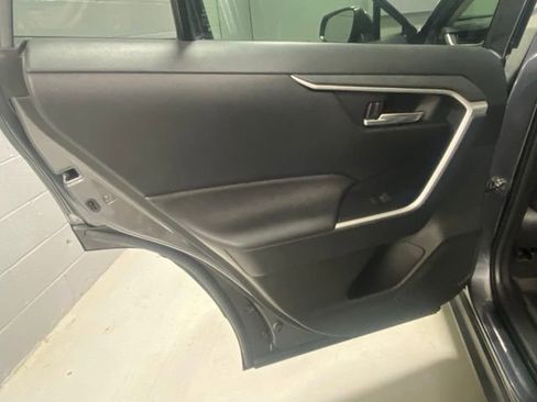 Used 2023 Toyota RAV4 XLE Premium image 8