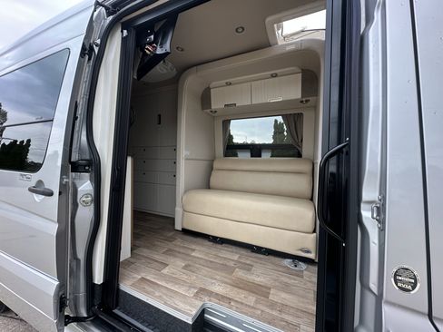 Used 2012 Mercedes-Benz Sprinter 3500 image 28