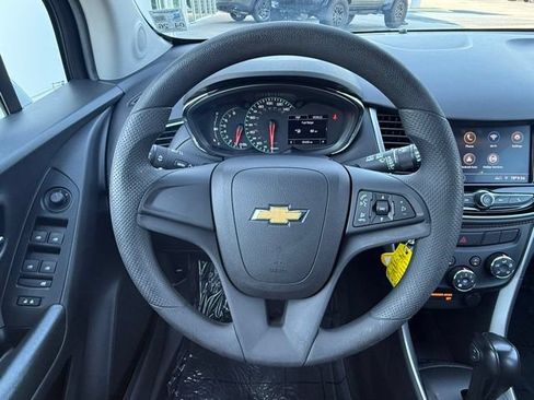 Used 2021 Chevrolet Trax LS FWD image 22