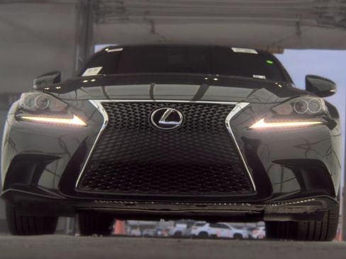 Used 2016 Lexus IS 200t w/ F Sport Package RWD image 12