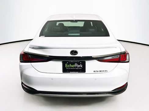 Used 2023 Lexus ES 300h F Sport image 7