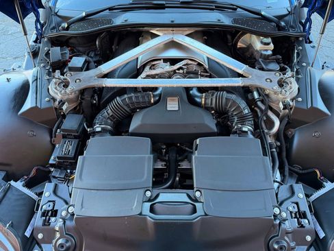 Used 2019 Aston Martin V8 Vantage Coupe image 35