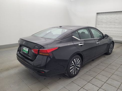 Used 2023 Nissan Altima 2.5 SV image 9