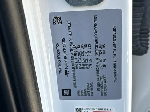 Used 2024 Chevrolet Suburban RST RWD image 5