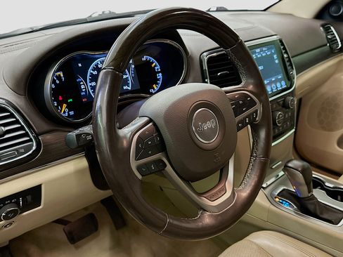 Used 2020 Jeep Grand Cherokee Overland image 18