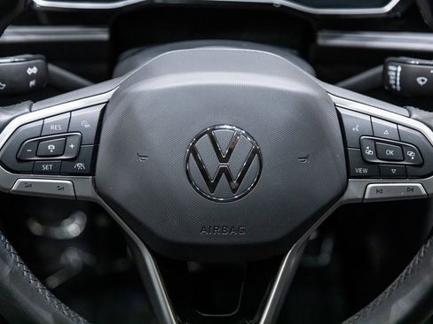 Used 2024 Volkswagen Jetta SE w/ Panoramic Sunroof Package image 16