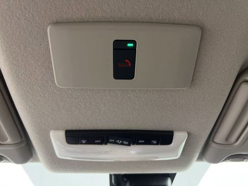 New 2025 Nissan Versa SR w/ Trunk Package FWD image 24