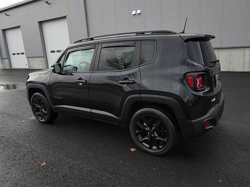 Used 2022 Jeep Renegade Altitude image 6