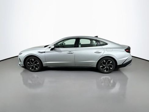 Used 2024 Hyundai Sonata SEL FWD image 3