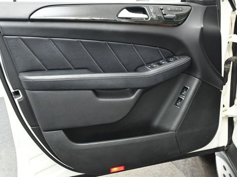 Used 2016 Mercedes-Benz GL 450 4MATIC w/ Premium I Package image 13