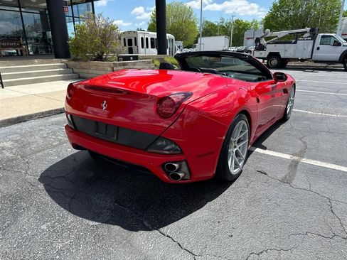 Used 2013 Ferrari California RWD image 8