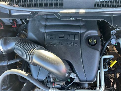 Used 2017 RAM 1500 Express image 9