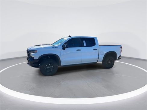 Used 2023 Chevrolet Silverado 1500 ZR2 w/ Technology Package image 3