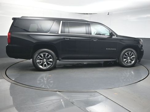 Used 2020 Chevrolet Suburban LT image 8