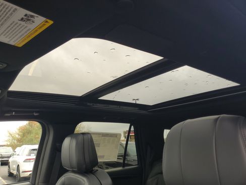 New 2026 Lincoln Navigator Reserve image 11