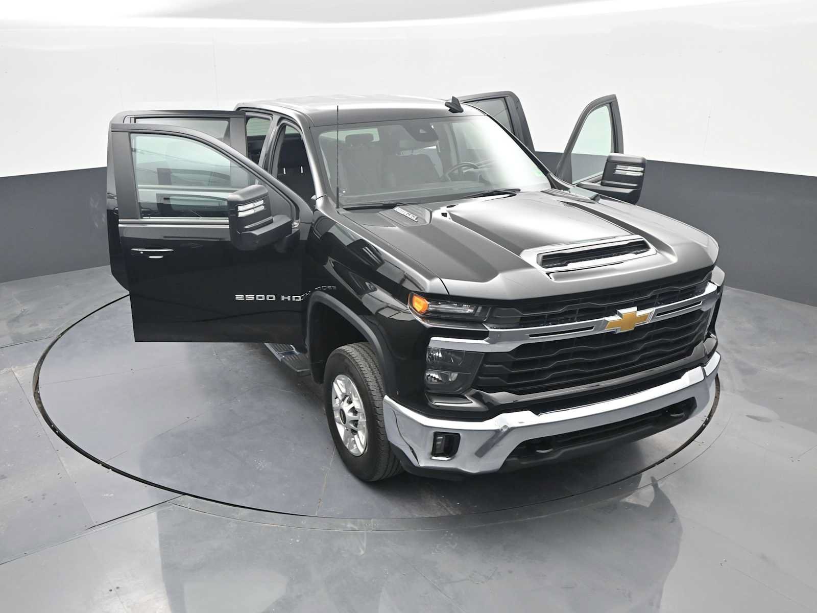 Used 2025 Chevrolet Silverado 2500 LT w/ Convenience Package AWD/4WD image 44