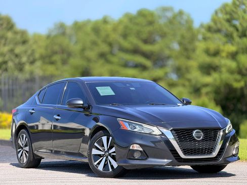 Used 2019 Nissan Altima 2.5 SL FWD image 5
