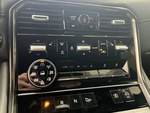 Used 2025 Nissan Armada PRO-4X AWD/4WD image 17
