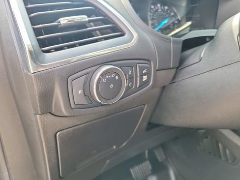 Used 2022 Ford Edge Titanium AWD/4WD image 17