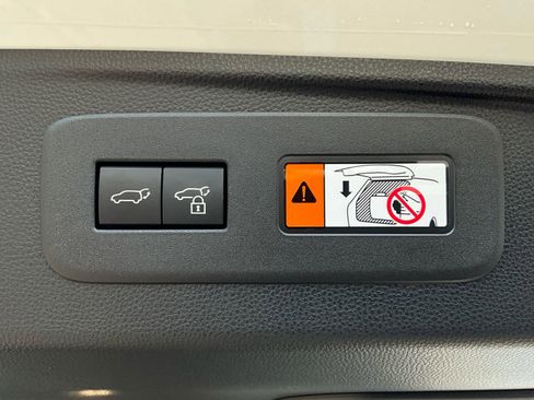 Used 2025 Toyota Land Cruiser image 31