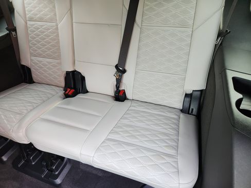 Used 2025 Cadillac Escalade Sport Platinum image 31