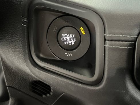 Used 2025 Jeep Wrangler Unlimited Sahara AWD/4WD image 47