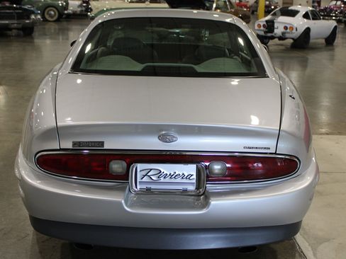 Used 1999 Buick Riviera Supercharged Coupe FWD image 26