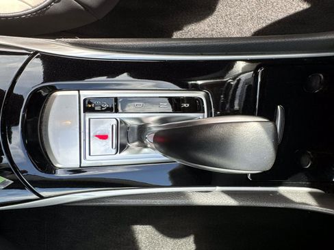 Used 2018 INFINITI QX30 Sport w/ Cargo Package image 27