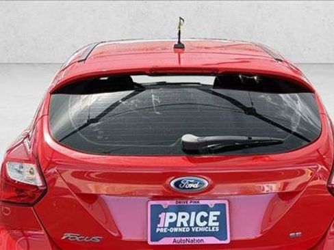 Used 2012 Ford Focus SE FWD image 3