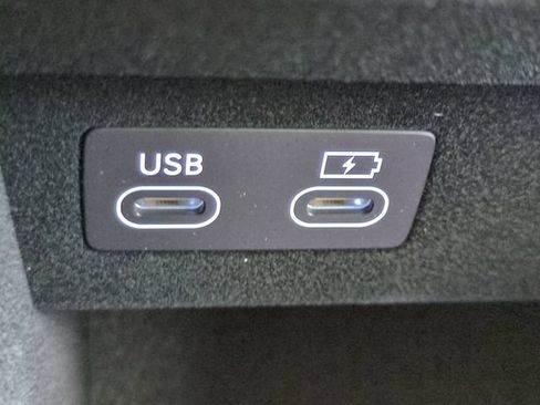 Certified 2026 Genesis GV70 2.5T AWD/4WD image 21