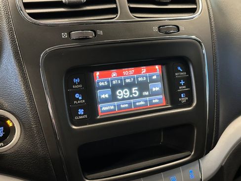 Used 2020 Dodge Journey SE FWD image 13