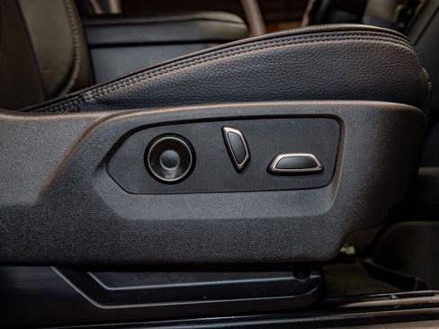 Used 2025 GMC Sierra 3500 Denali w/ Denali Reserve Package image 30