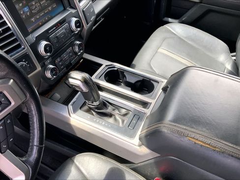 Used 2015 Ford F150 Platinum w/ Equipment Group 701A Luxury AWD/4WD image 16
