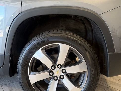 Used 2020 Chevrolet Traverse LT w/ LT Premium Package AWD/4WD image 12