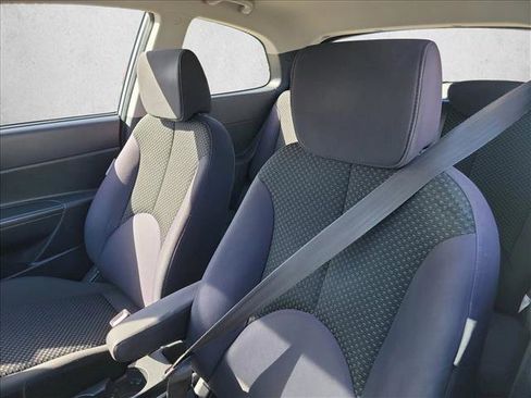 Used 2010 Hyundai Accent GS w/ Premium Pkg 3 image 13