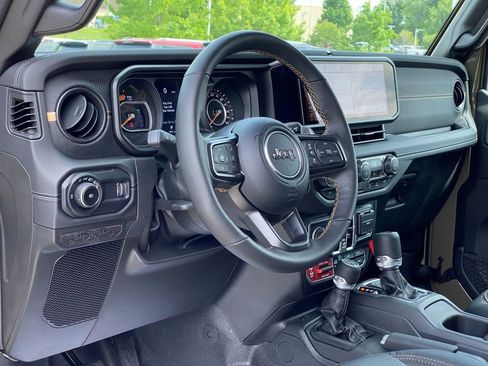 Used 2025 Jeep Wrangler Unlimited Rubicon 392 AWD/4WD image 10