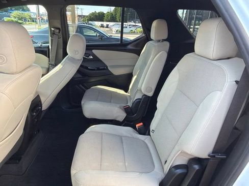 Used 2023 Chevrolet Traverse LT AWD/4WD image 6