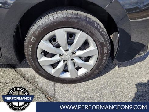 Used 2016 Toyota Corolla LE image 9