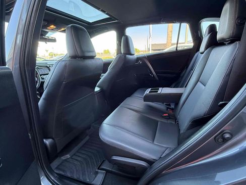 Used 2018 Toyota RAV4 SE w/ All Weather Liner Package FWD image 95