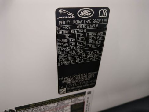 New 2026 Land Rover Defender 110 X-Dynamic SE image 31