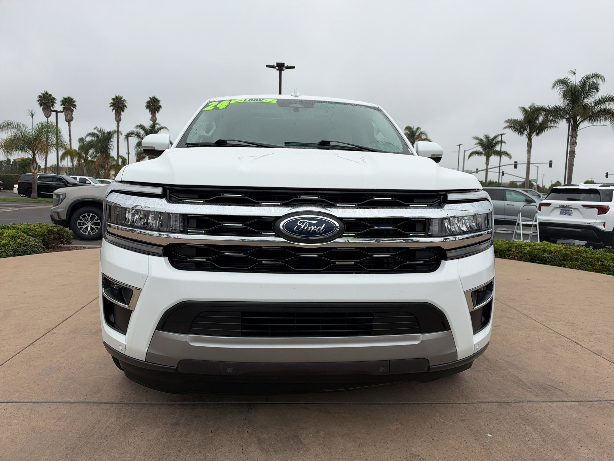 Used 2024 Ford Expedition Limited RWD image 2