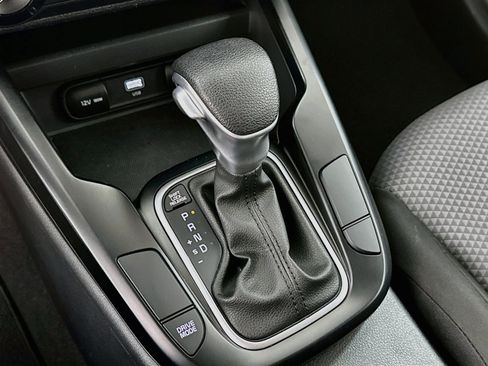 Used 2025 Kia Soul LX w/ LX Technology Package FWD image 24