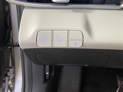 New 2025 Hyundai Elantra Limited image 14