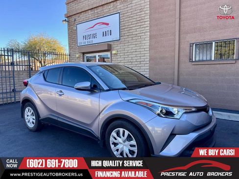 Used 2019 Toyota C-HR LE image 1