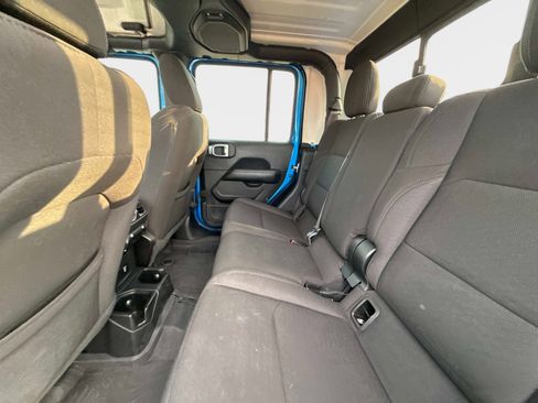 Used 2022 Jeep Gladiator Overland image 17